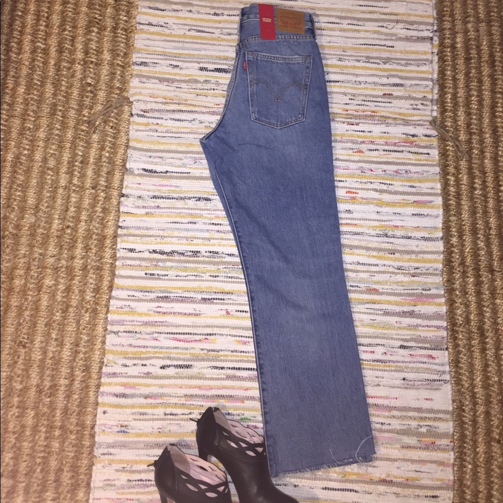 Levi's Mohave Kick Flare Distressed Jean size 28 - Picture 6 of 6
