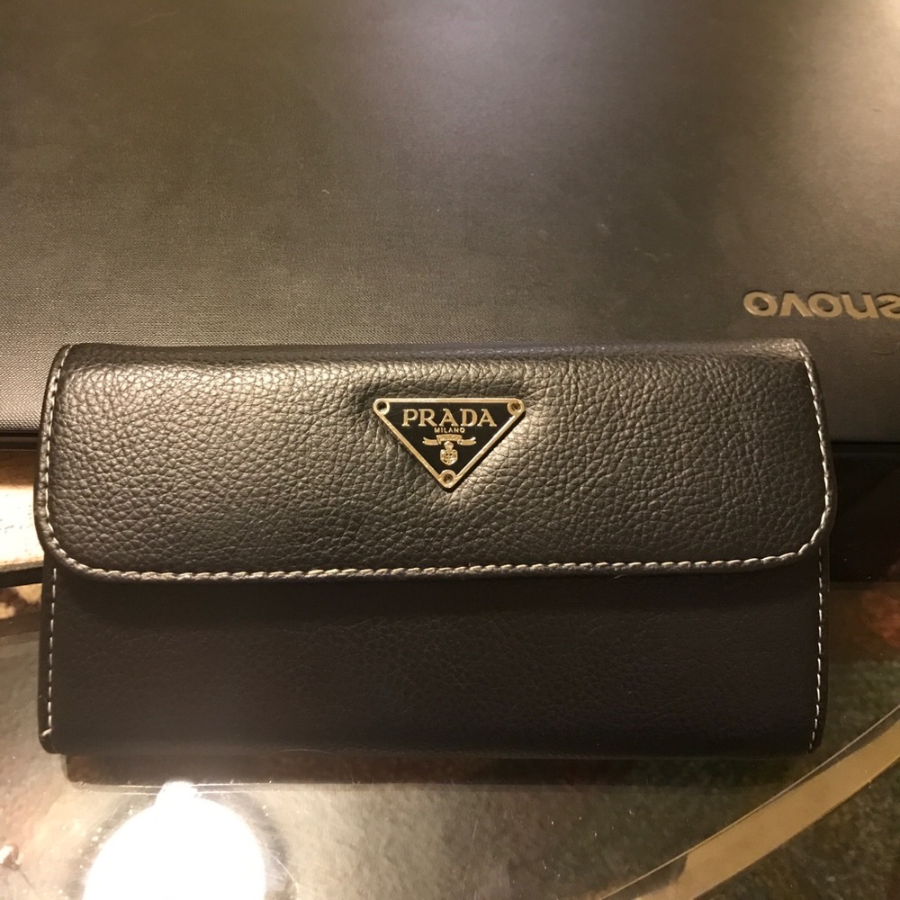 🖤Authentic Prada Wallet 🖤