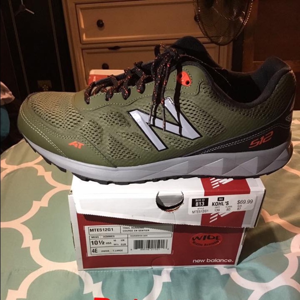 Men's size 10 1/2 new balance tennis shoes