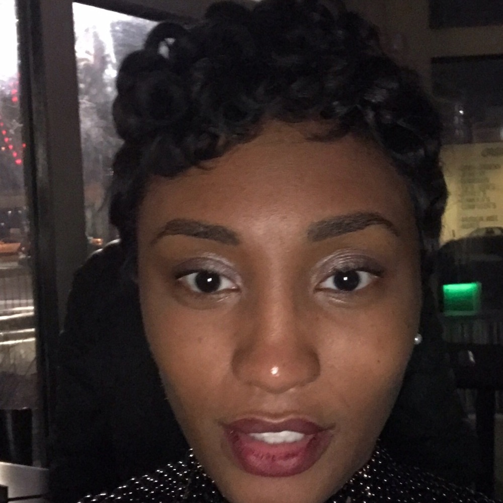 Meet your Posher, Lauren