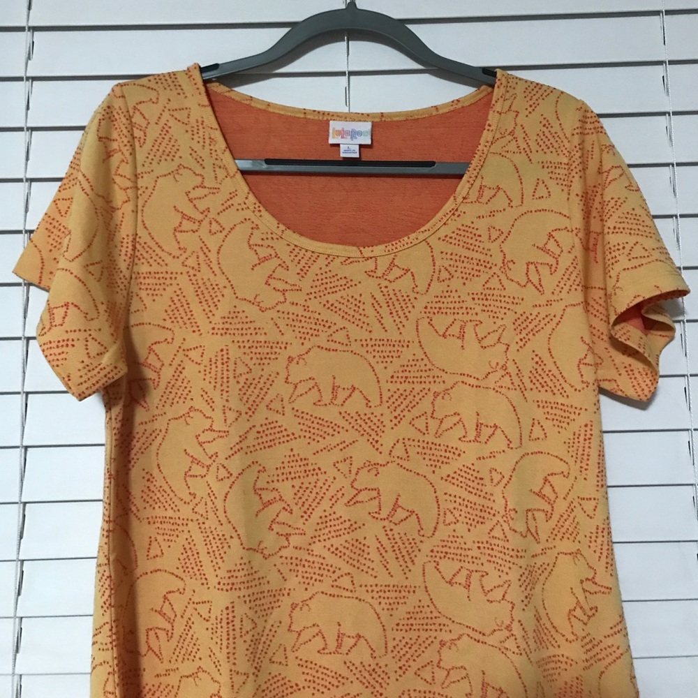 LULAROE CLASSIC TEE LARGE