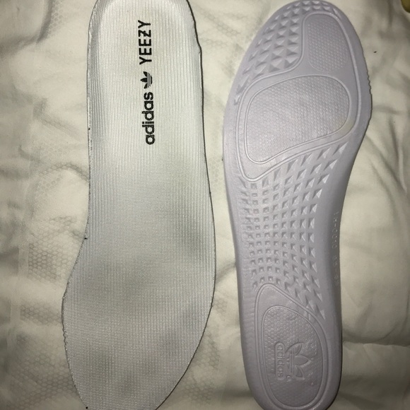 Yeezy 350 boostv2 zebra - Picture 3 of 8