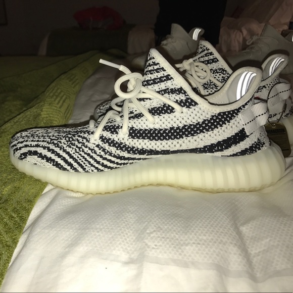 Yeezy 350 boostv2 zebra - Picture 7 of 8