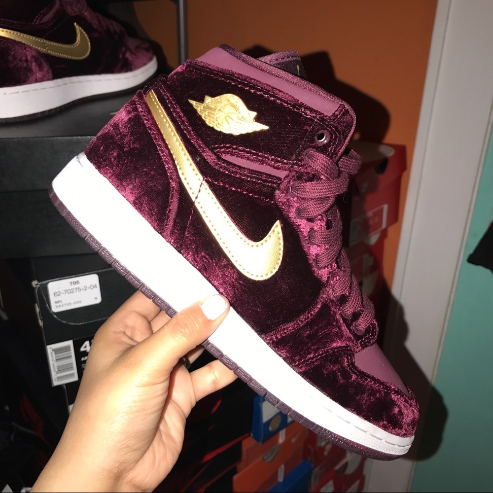 Air Jordan 1 Heiress "Velvet"