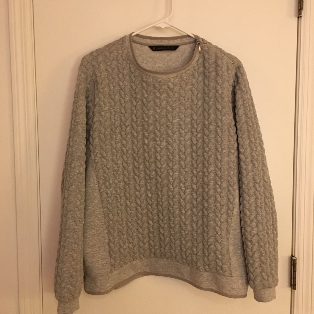Zara light gray sweatshirt with shoulder zipped XL