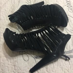 Pre-own Nine West Black 6 1/2