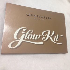 NEW Anastasia Beverly Hills Glow Kit
