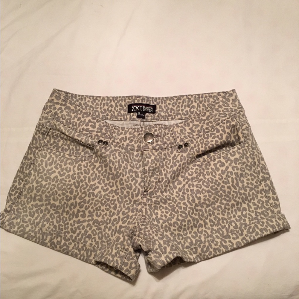 XXI PREMIUM DENIM SHORTS