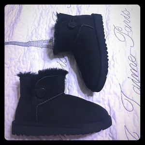 100% Authentic Pre-own Black UGG for kids
