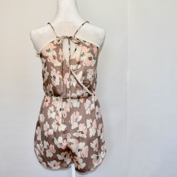 Tan Cream Floral V Neck Silky Romper - Picture 4 of 4