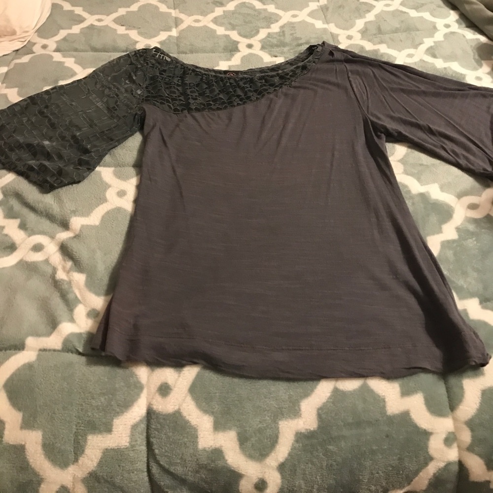 Language Grey Top. Size Large