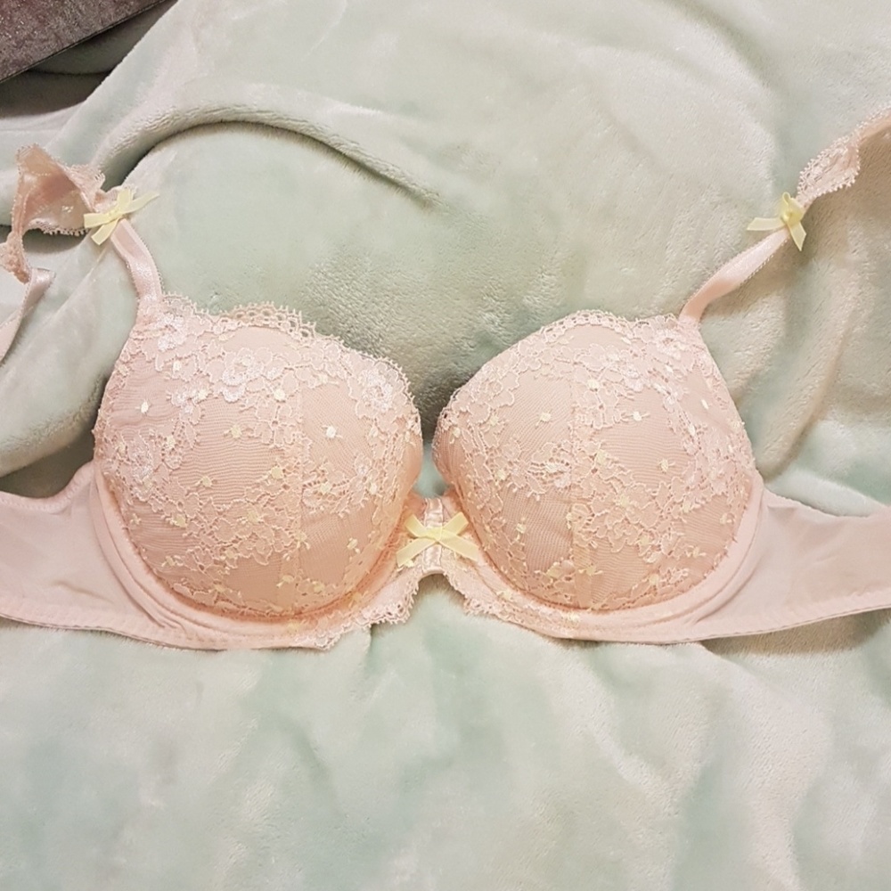 ❤Victoria's Secret Dream Angels Lined Demi Bra