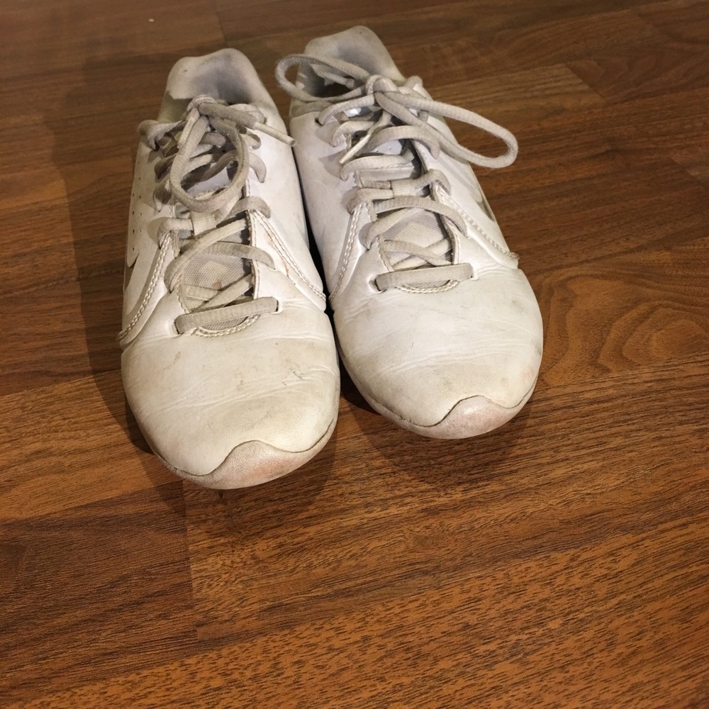Cheer shoes