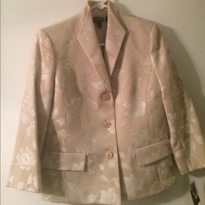 Kasper new Beige with white flower suit