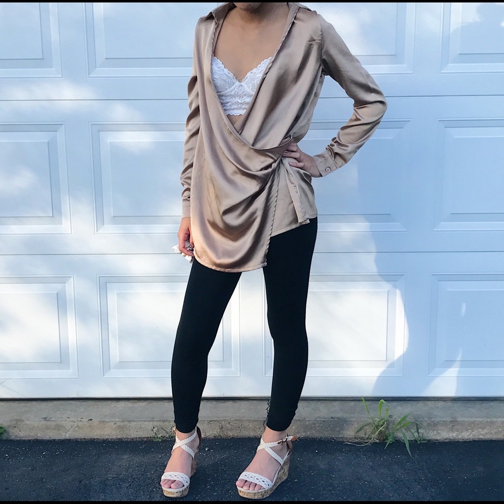 Gold loose top