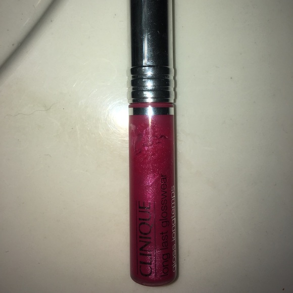 clinique clinique exclusive lasting lip gloss from clinique clinique exclusive lasting lip gloss from
