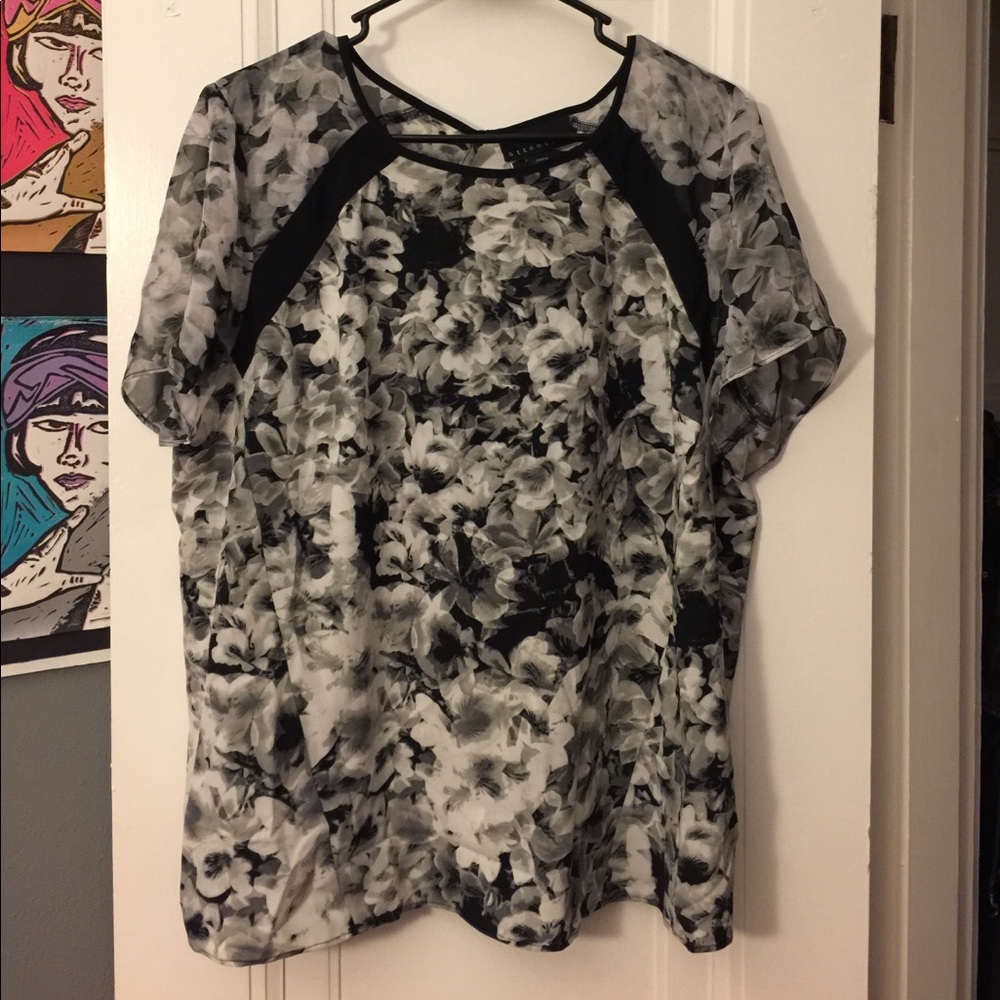 Floral print blouse
