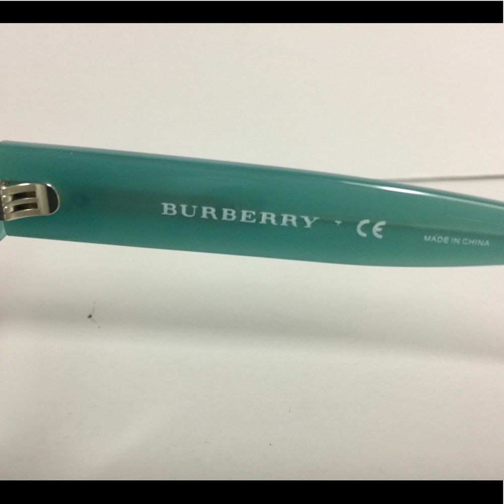 SOLD‼️Authentic Burberry sunglasses - Picture 4 of 5