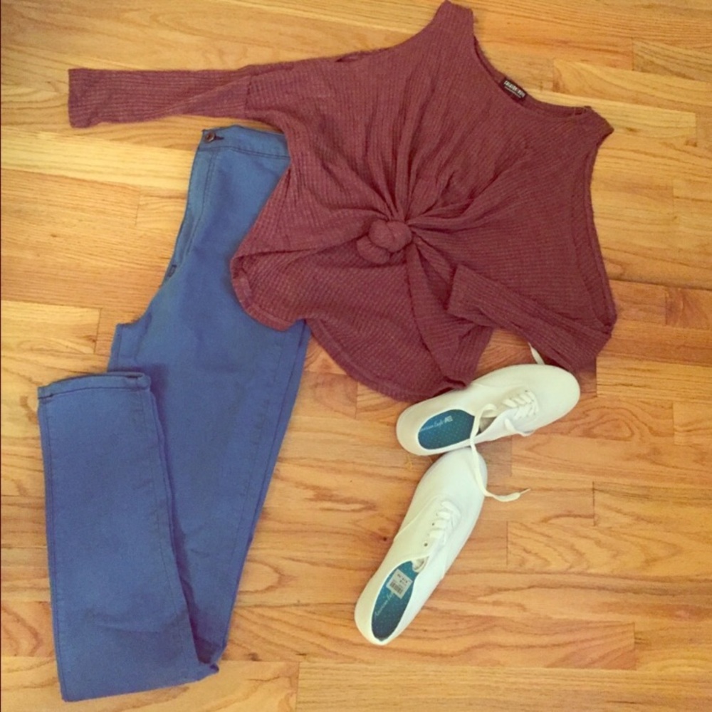 Cut Off Shoulder Crop Top