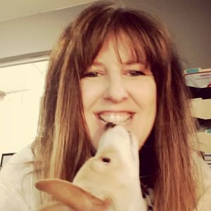 Meet your Posher, Cynthia