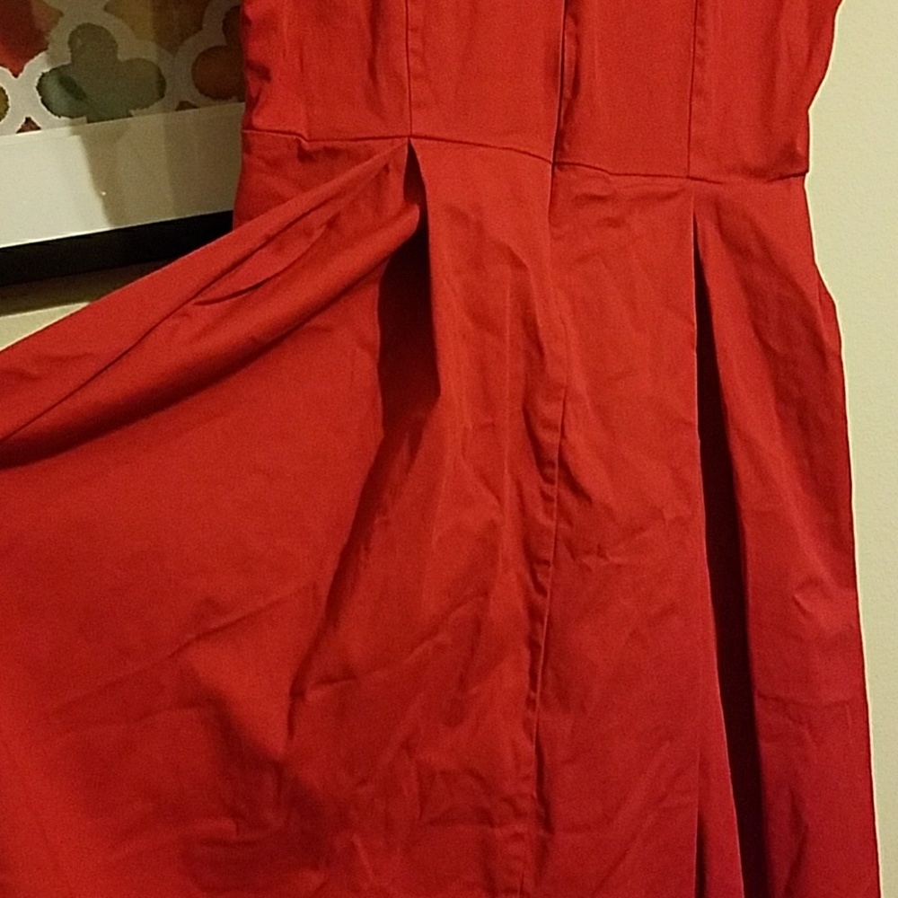 Red Dress - Picture 4 of 5