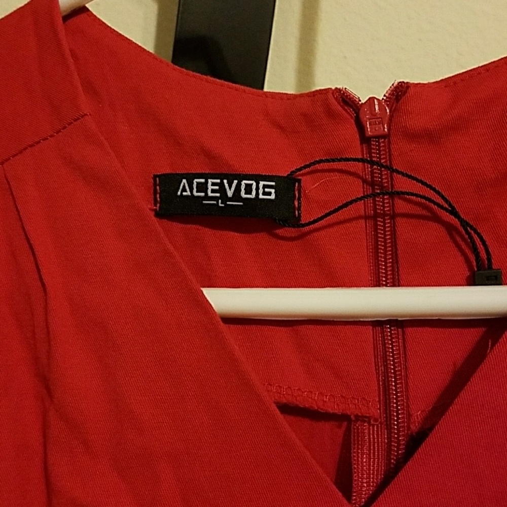 Red Dress - Picture 5 of 5