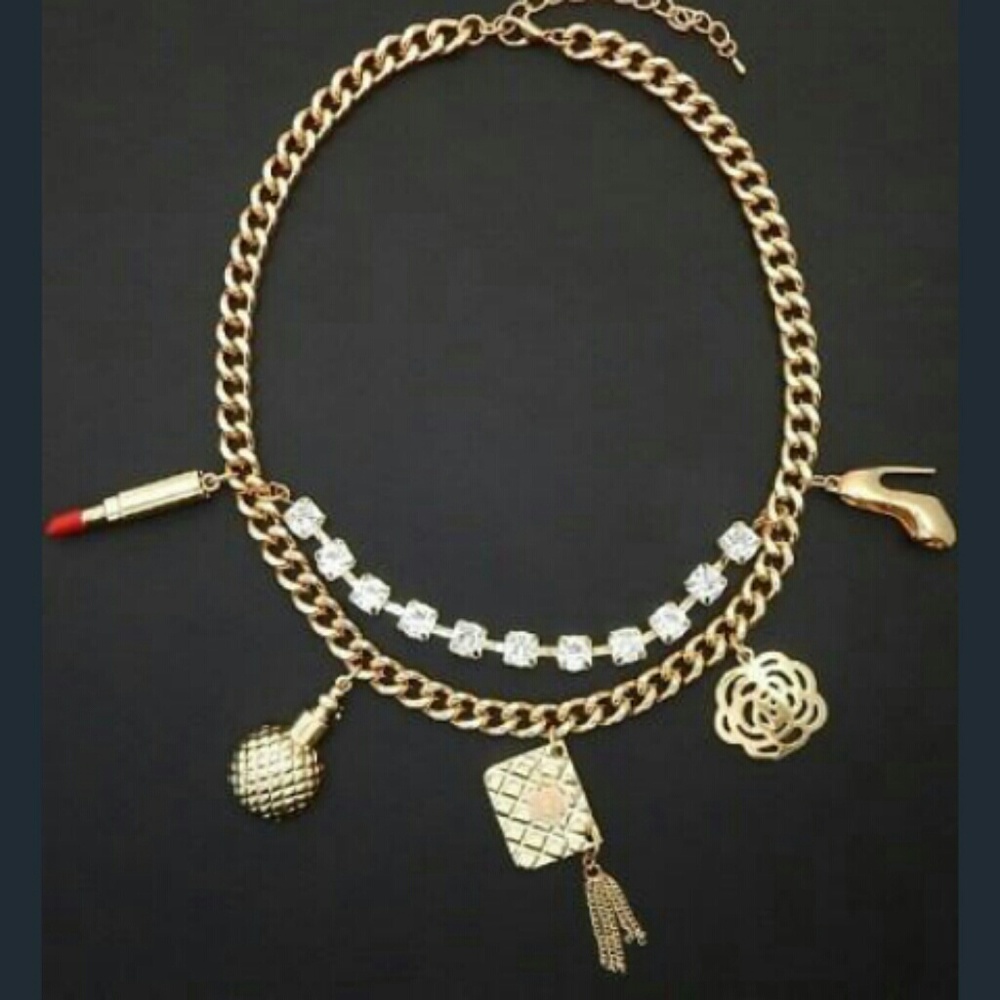 BEAUTY CHARM NECKLACE