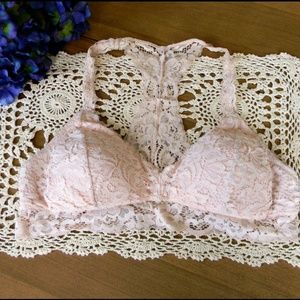 SOFT PINK LACE PADDED BRALETTE