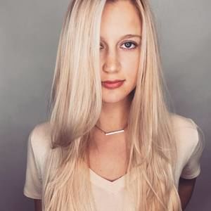 Meet your Posher, Carly