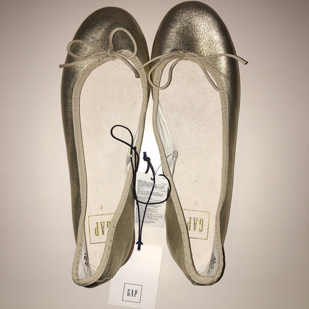 NWT Gap Shimmery Gold Ballet Flats (size 8)