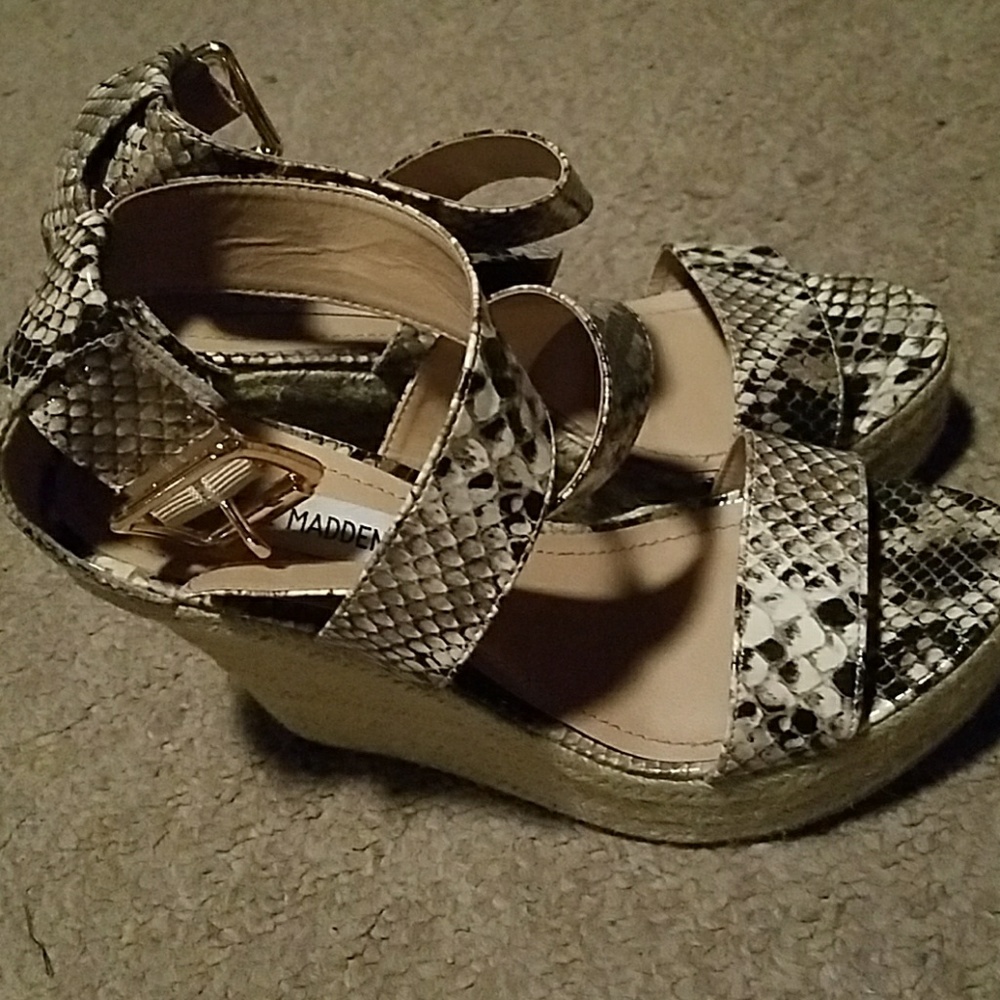 Steve Madden wedge sandals size 7