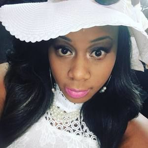 Meet your Posher, Leticia