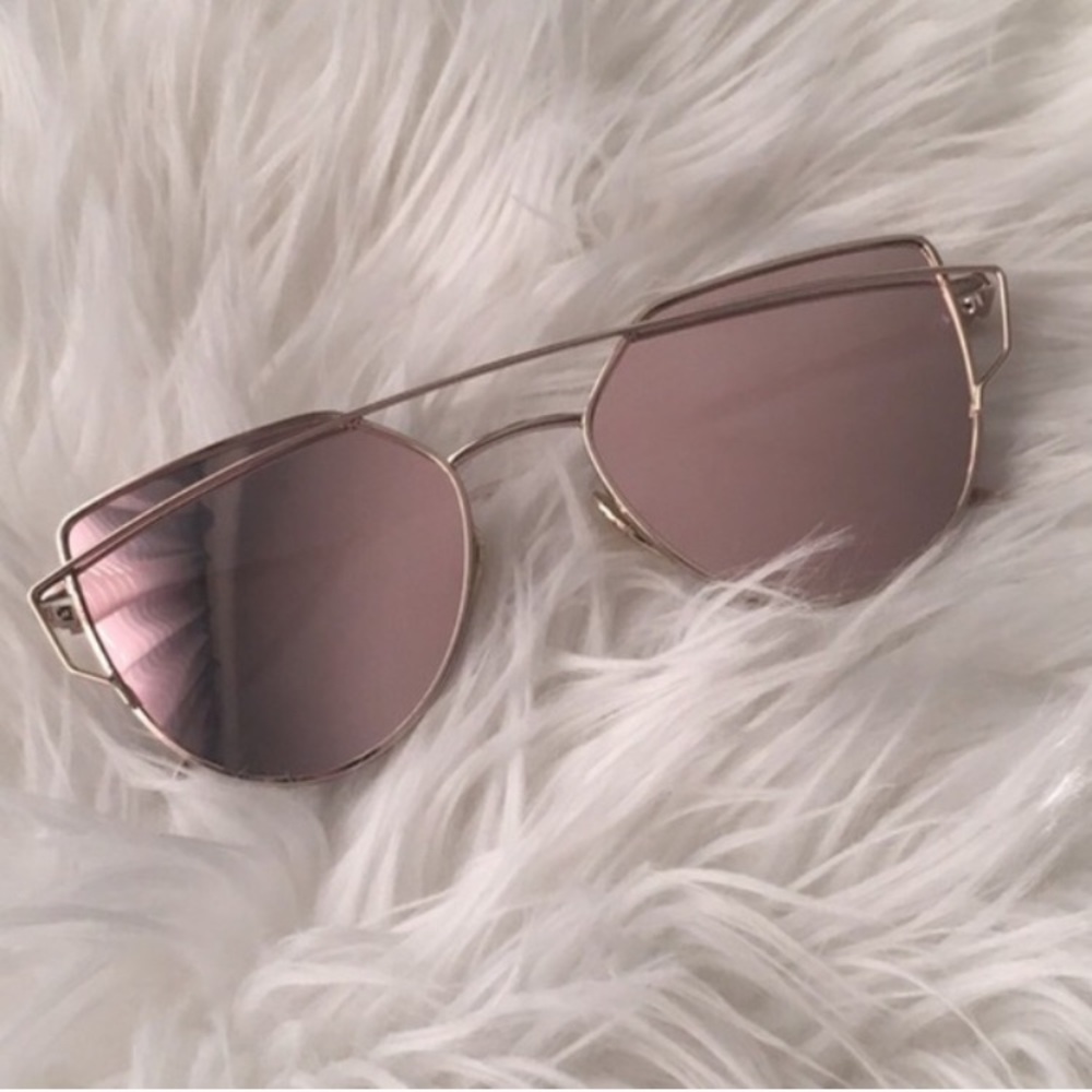 ⭐️NEW⭐️ Rose Gold Mirror Sunglasses