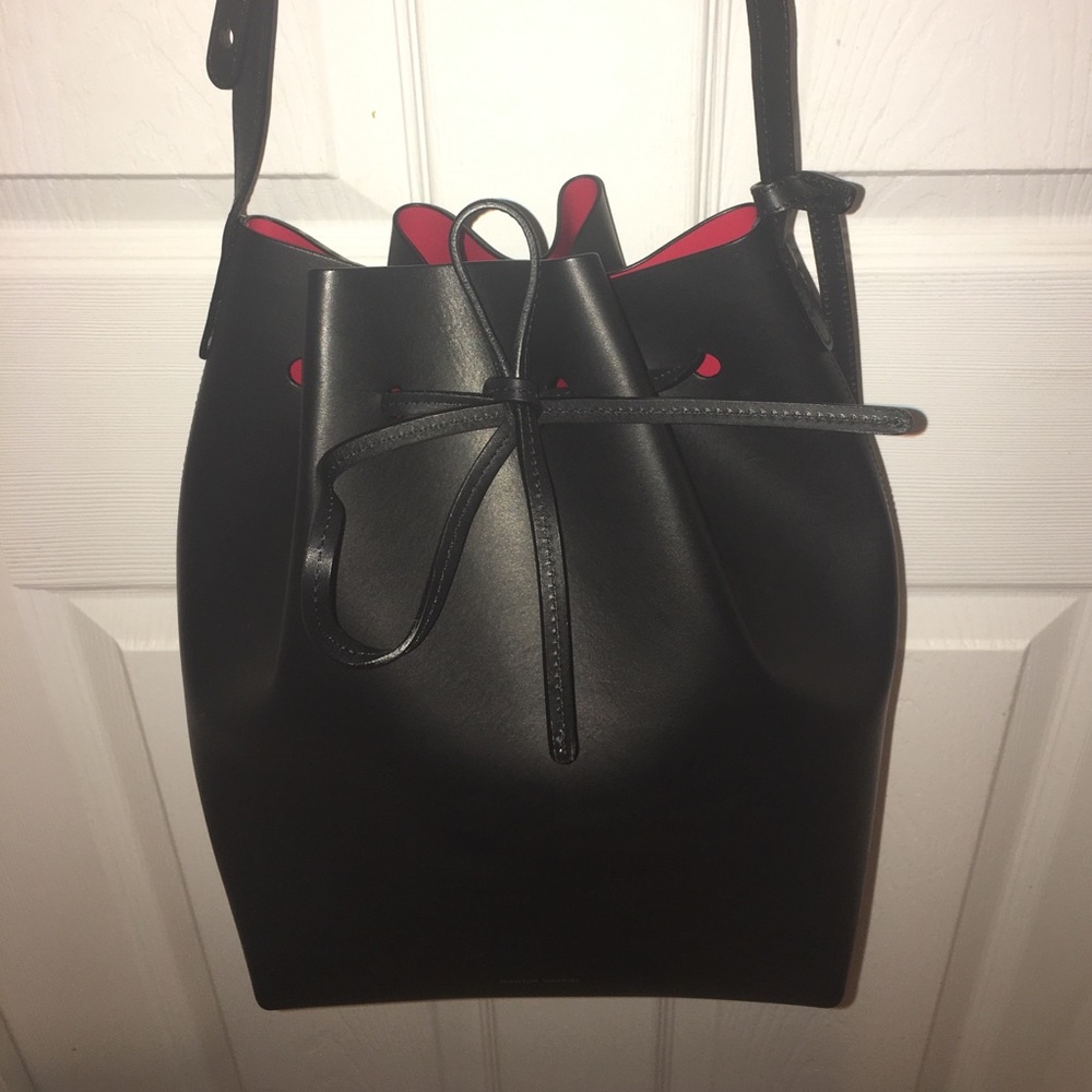 Mansur Graviel black bucket bag