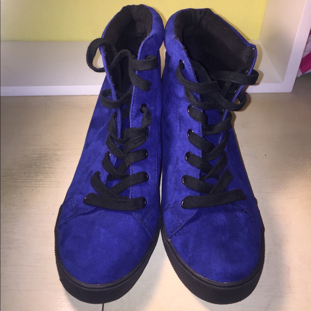 Heels - Picture 3 of 3