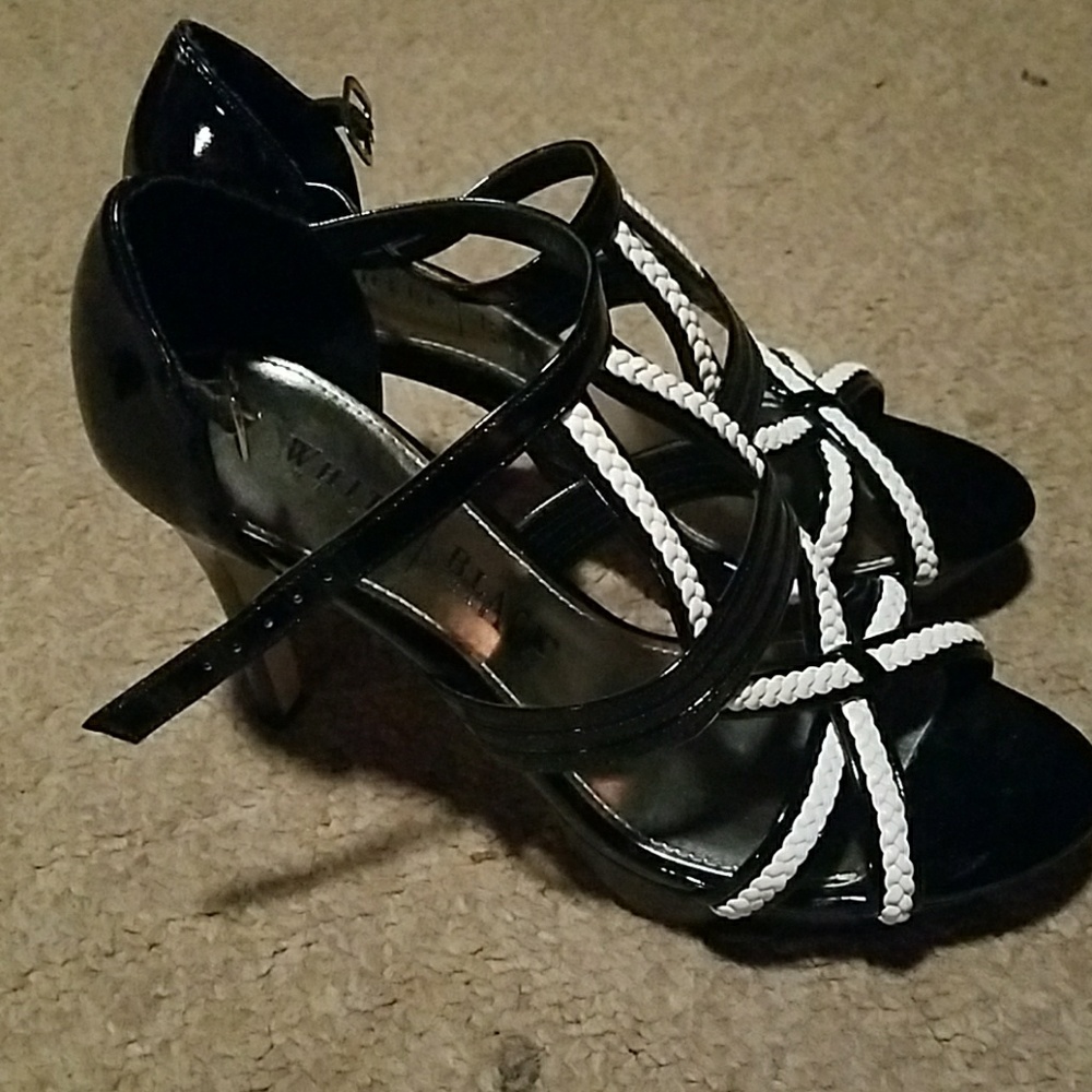 White House Black Market heels size 7M