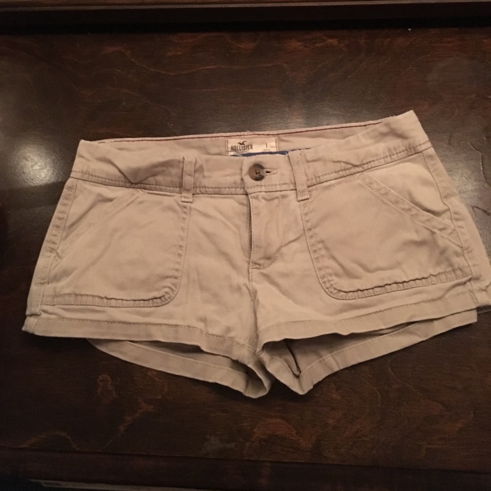 Hollistor khaki shorts