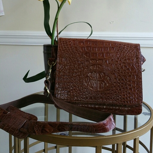 Handbags - SALE!! Faux Croc Messenger