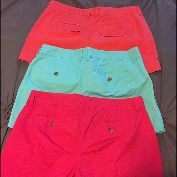 Old Navy Perfect Shorts - Picture 2 of 2