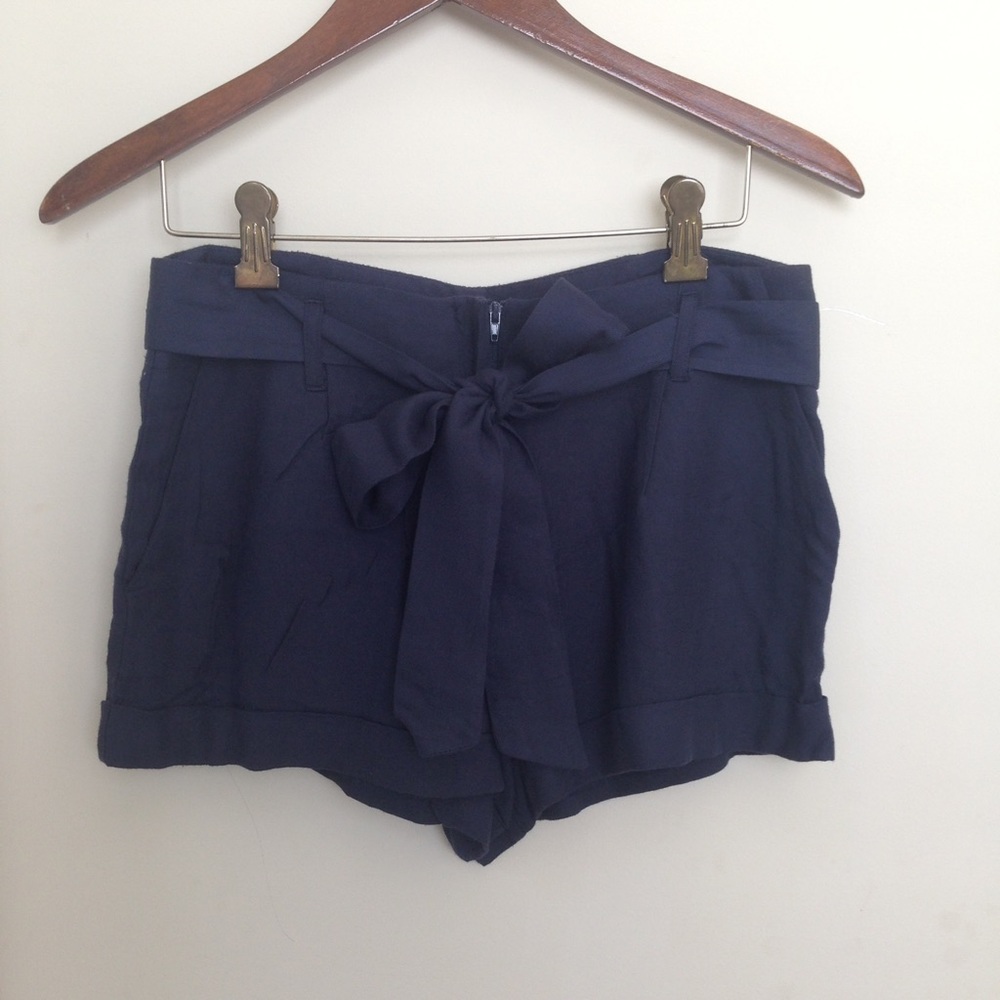 Cuffed shorts w/ belt