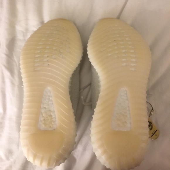 Yeezy V2 Cream White - Picture 3 of 7