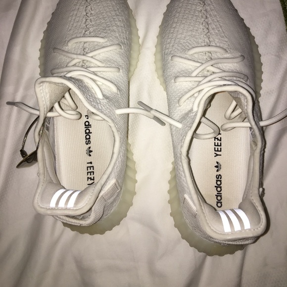 Yeezy V2 Cream White - Picture 5 of 7