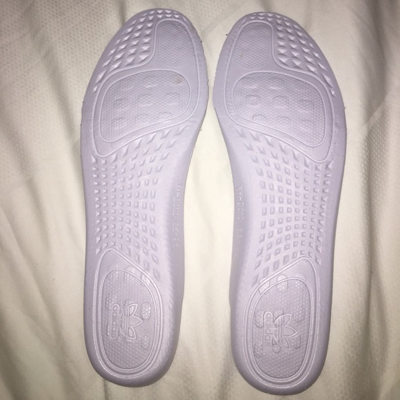 Yeezy V2 Cream White - Picture 6 of 7