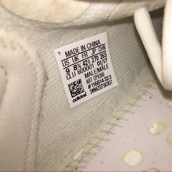 Yeezy V2 Cream White - Picture 7 of 7