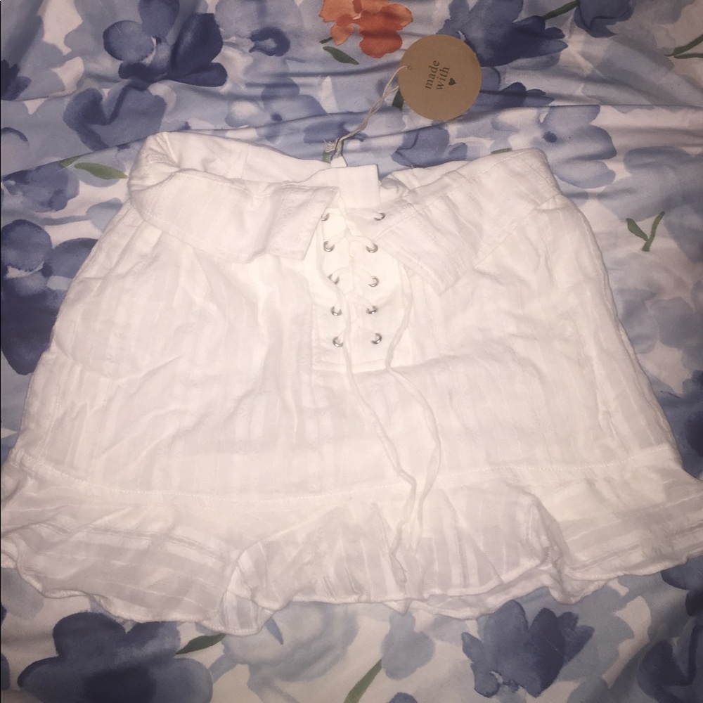 White skirt size small