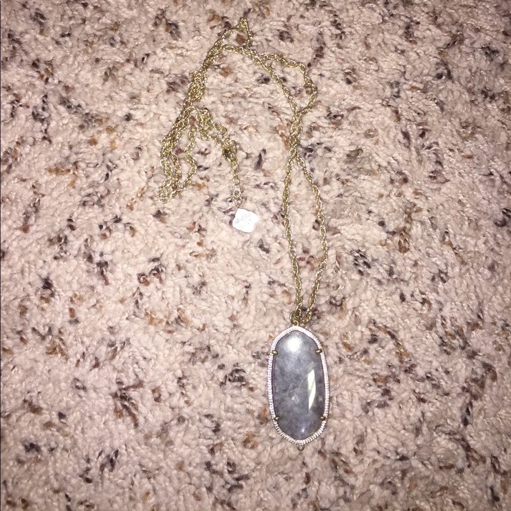 SOLD ‼️ Kendra Scott necklace