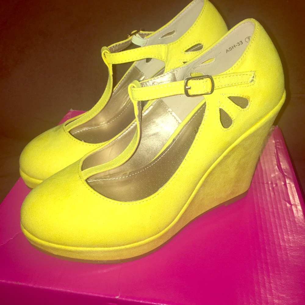 Adorable bright yellow wedge heel platform pumps