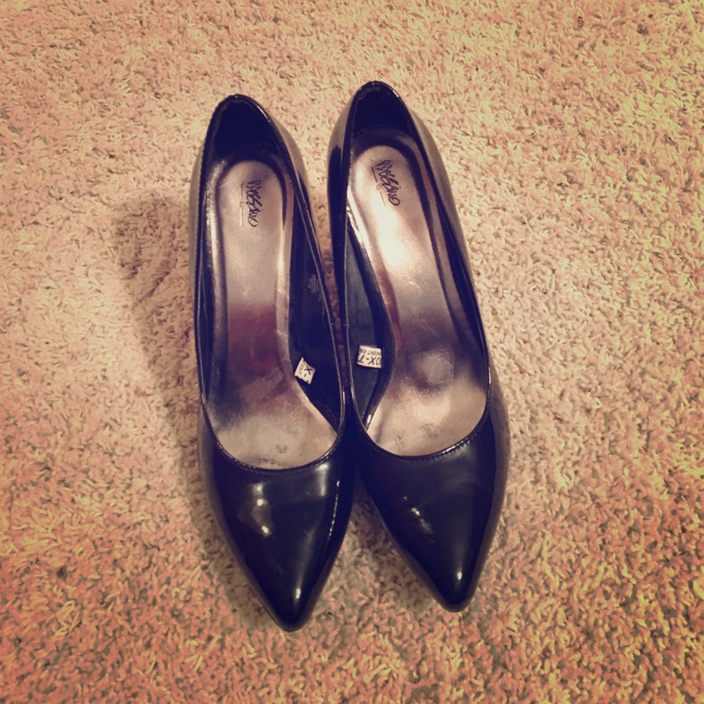 Black Mossimo heels.