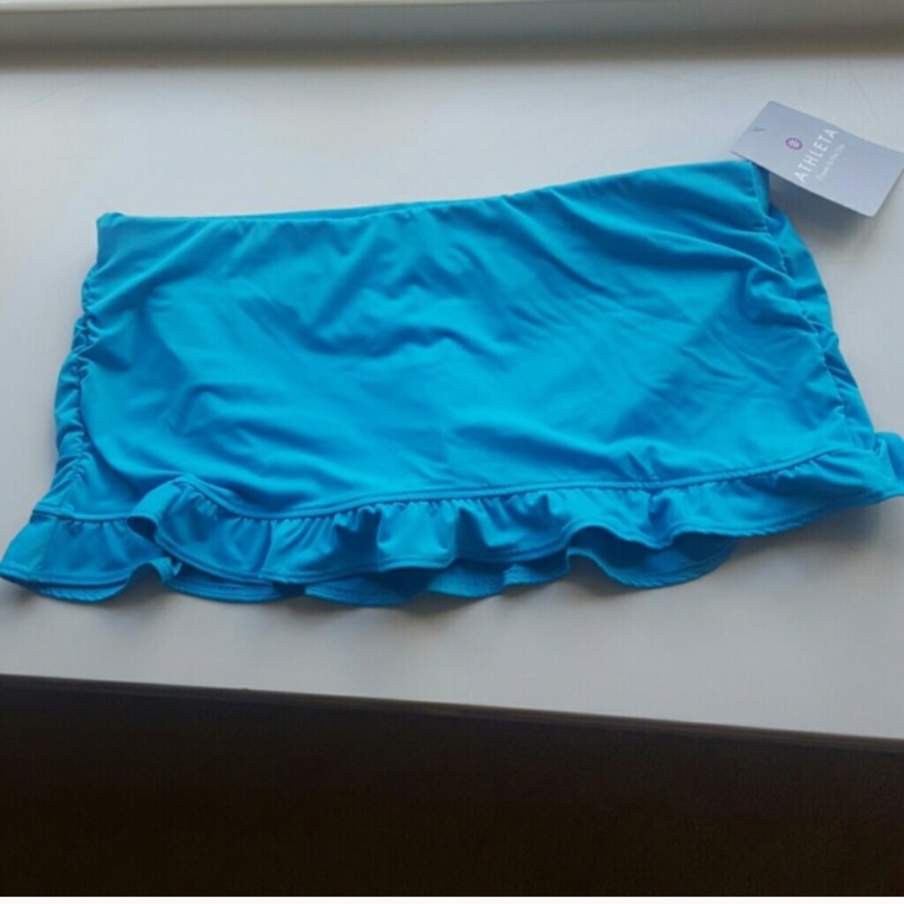 Athlete ruffled swim bottom.