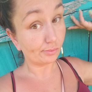 Meet your Posher, Ella